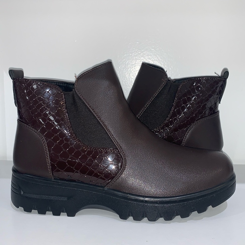 BROWN PRINTED ANKLE BOOTS WITH FUR